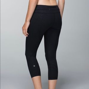 Lululemon Run: Inspire Crop II